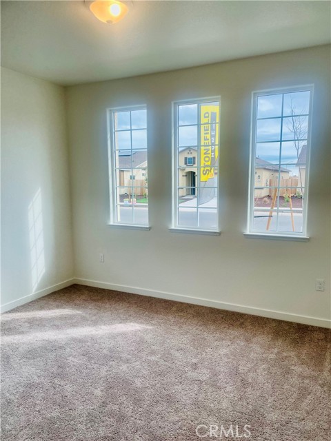 Detail Gallery Image 7 of 7 For 165 Squaw Valley Dr., Merced,  CA 95341 - 3 Beds | 2 Baths