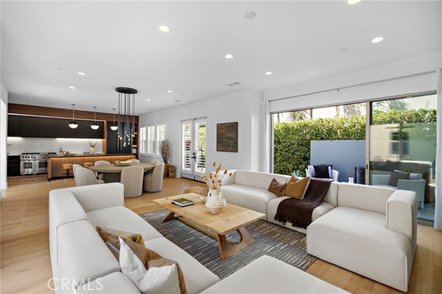 Detail Gallery Image 9 of 49 For 51 Fenway, Irvine,  CA 92620 - 4 Beds | 4/1 Baths