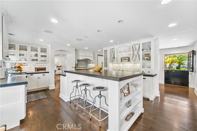 1501 Kathleen Lane, Newport Beach CA: https://media.crmls.org/medias/77919974-a2b5-458d-bad2-d3af48f28e22.jpg