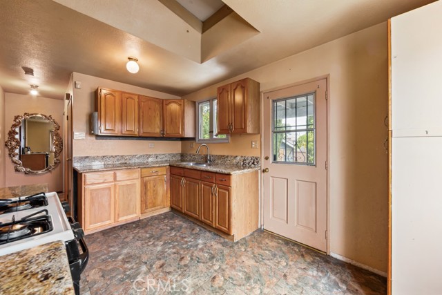 Detail Gallery Image 18 of 38 For 16412 Bixler Ave, Paramount,  CA 90723 - 2 Beds | 1 Baths