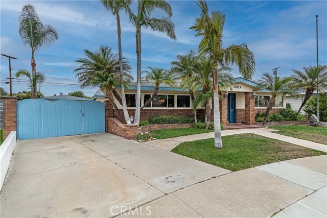 Image 2 for 7003 E El Paseo St, Long Beach, CA 90815