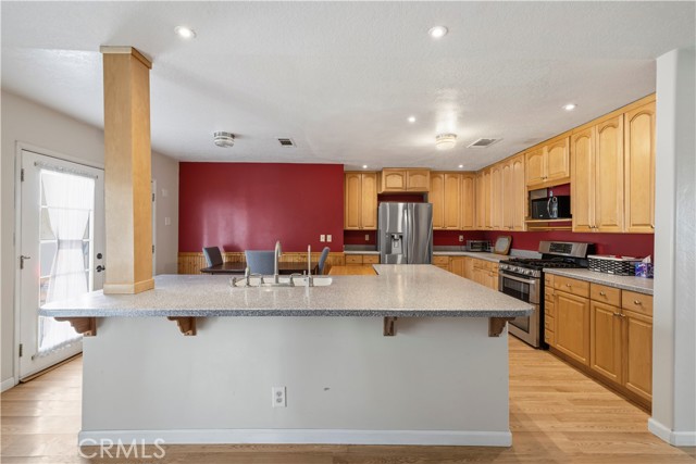 Detail Gallery Image 3 of 44 For 19525 Steinway, Canyon Country,  CA 91351 - 4 Beds | 2 Baths