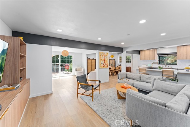 2924 Royal Palm Drive, Costa Mesa CA: https://media.crmls.org/medias/7792f45d-7911-4fc6-a5c3-50febdc13d07.jpg
