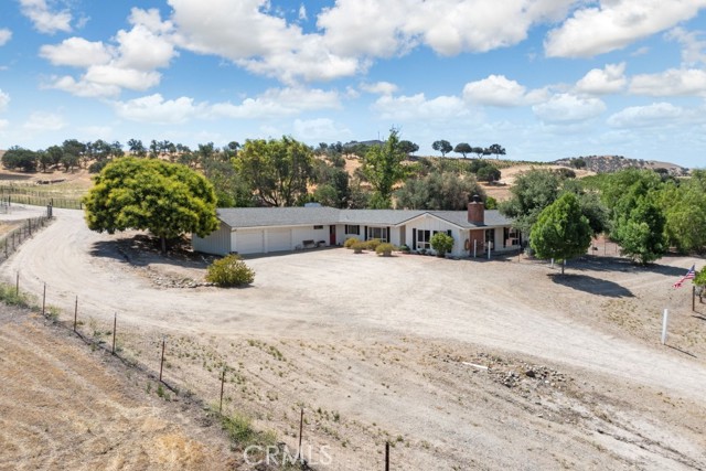75429 Indian Valley Road, San Miguel CA: https://media.crmls.org/medias/77931800-8be3-46e6-9f42-9b0d4267b52b.jpg