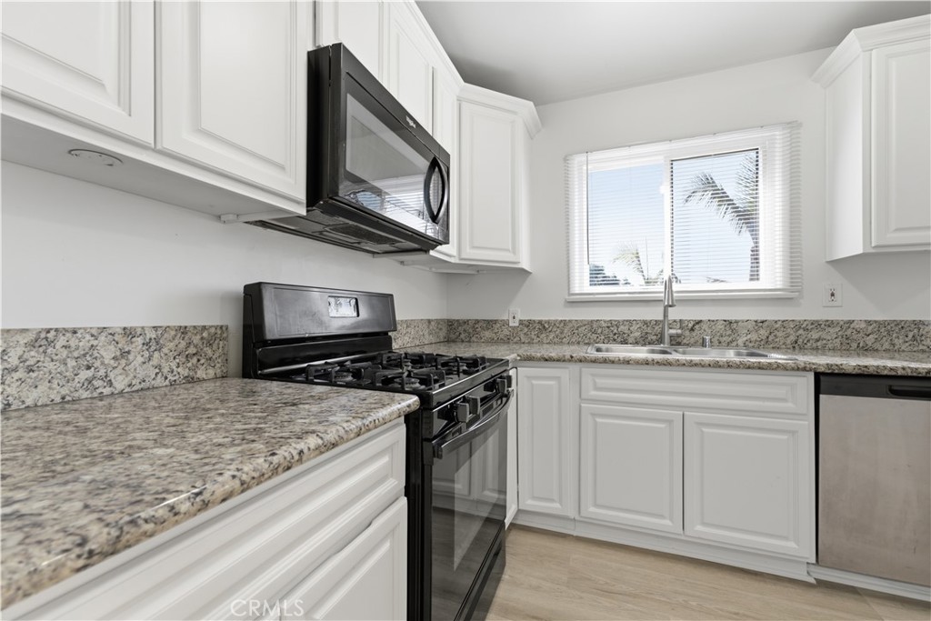 MLS #OC26156592 image #23