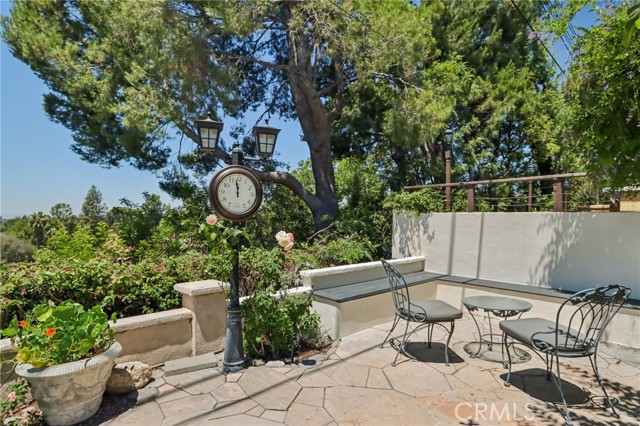 Detail Gallery Image 28 of 42 For 12131 Woodley Ave, Granada Hills,  CA 91344 - 4 Beds | 2/1 Baths