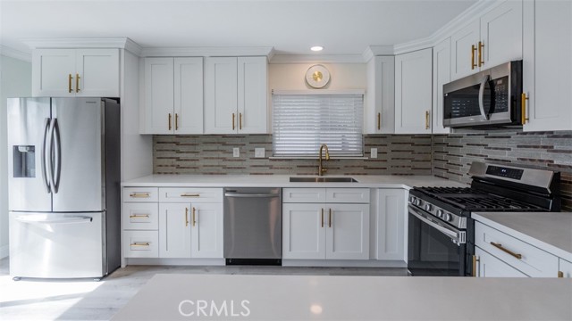 Detail Gallery Image 6 of 22 For 1908 E Alondra Ct, Ontario,  CA 91764 - 4 Beds | 2 Baths