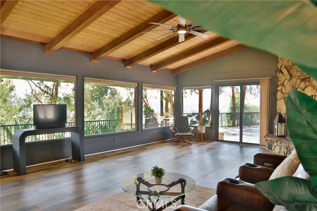 27424 Homyr Place, Canyon Country CA: https://media.crmls.org/medias/7795aec4-56fb-4a40-b3d9-e5ec058a4acc.jpg