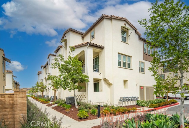 Detail Gallery Image 1 of 30 For 12247 Radiance Dr, Rancho Cucamonga,  CA 91739 - 2 Beds | 2/1 Baths