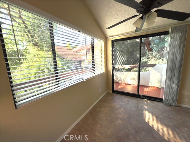 Detail Gallery Image 12 of 33 For 27949 Tyler Ln #346,  Canyon Country,  CA 91387 - 3 Beds | 2 Baths