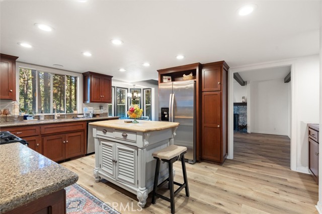 23788 Inspiration, Crestline, CA 92325
