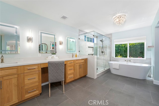 Image 24 of 63 For 3 Taylor Place