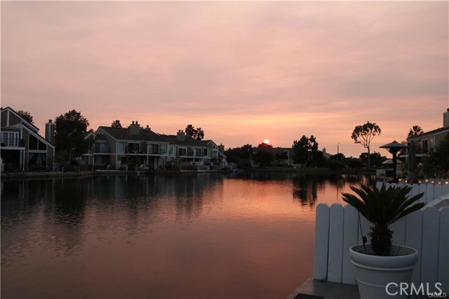 Detail Gallery Image 4 of 14 For 3726 Montego, Huntington Beach,  CA 92649 - 4 Beds | 3 Baths