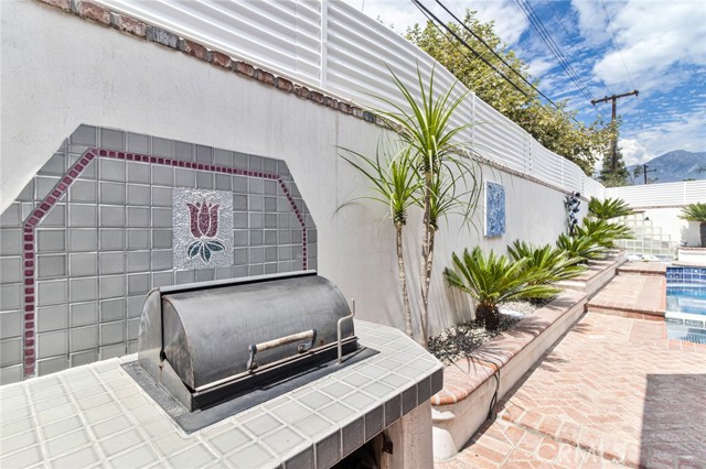 8530 Willow Drive, Rancho Cucamonga CA: https://media.crmls.org/medias/77993461-63c1-4766-bd88-c573bca73c29.jpg