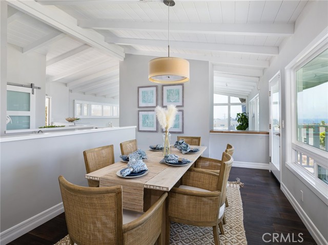 246 Via Los Miradores, Redondo Beach CA: https://media.crmls.org/medias/779991f2-641d-4e27-aaba-aad13bb6d7e3.jpg