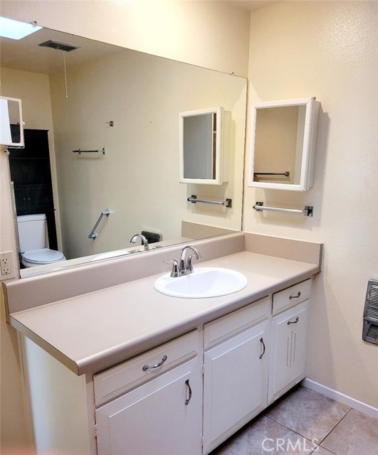 Detail Gallery Image 7 of 13 For 158 Avenida Majorca #D,  Laguna Woods,  CA 92637 - 2 Beds | 1 Baths