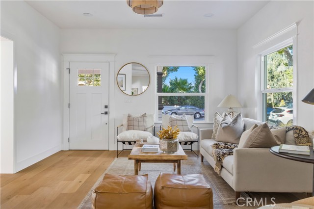 Detail Gallery Image 5 of 25 For 5670 Hub St, Los Angeles,  CA 90042 - 4 Beds | 2 Baths