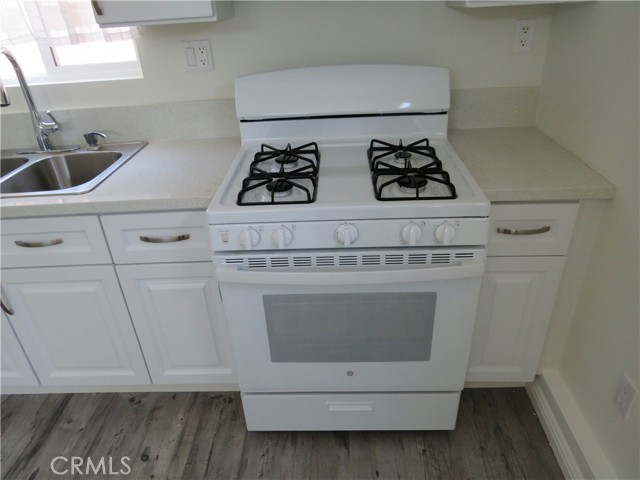 Detail Gallery Image 8 of 13 For 9013 1/2 Gladbeck Ave, Northridge,  CA 91324 - 0 Beds | 1 Baths