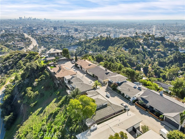 Detail Gallery Image 52 of 53 For 7027 Macapa, –,  CA 90068 - 2 Beds | 3 Baths