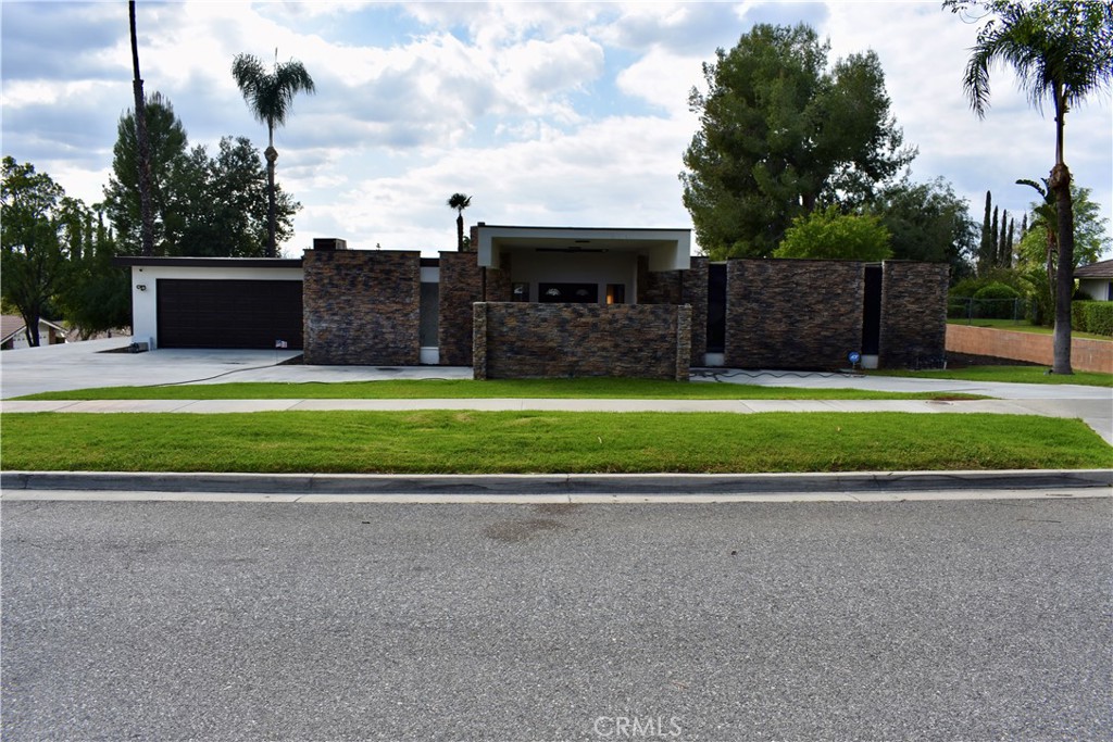 1156 Lyndhurst Drive