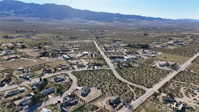 Detail Gallery Image 9 of 11 For 723 Clark Rd, Lucerne Valley,  CA 92356 - – Beds | – Baths