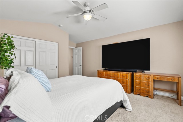 30146 Galbreth Ct, Castaic CA: https://media.crmls.org/medias/779beb95-4f3f-4d48-9f41-acf2ca7c700b.jpg