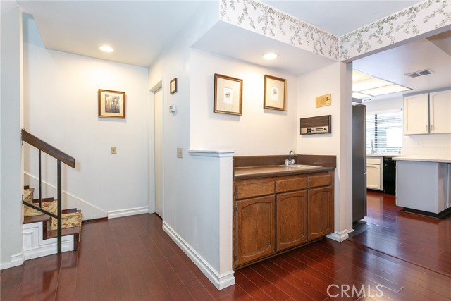 Detail Gallery Image 9 of 27 For 20737 Roscoe Bld #203,  Winnetka,  CA 91306 - 2 Beds | 2/1 Baths