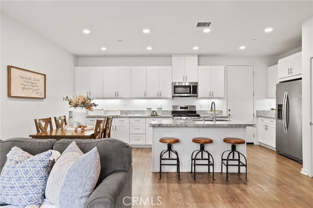 Detail Gallery Image 7 of 38 For 36 Savannah, Lake Forest,  CA 92630 - 3 Beds | 2/1 Baths