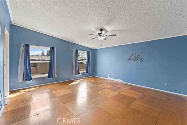 Detail Gallery Image 18 of 30 For 494 S Macy #155,  San Bernardino,  CA 92410 - 3 Beds | 2 Baths