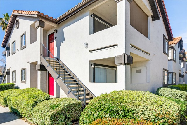 Detail Gallery Image 2 of 29 For 16377 Lakeshore, Lake Elsinore,  CA 92530 - 2 Beds | 2/1 Baths