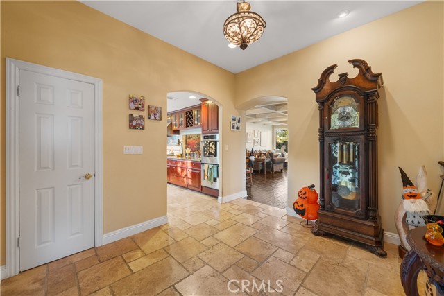 Detail Gallery Image 20 of 66 For 607 West, La Habra Heights,  CA 90631 - 5 Beds | 4 Baths