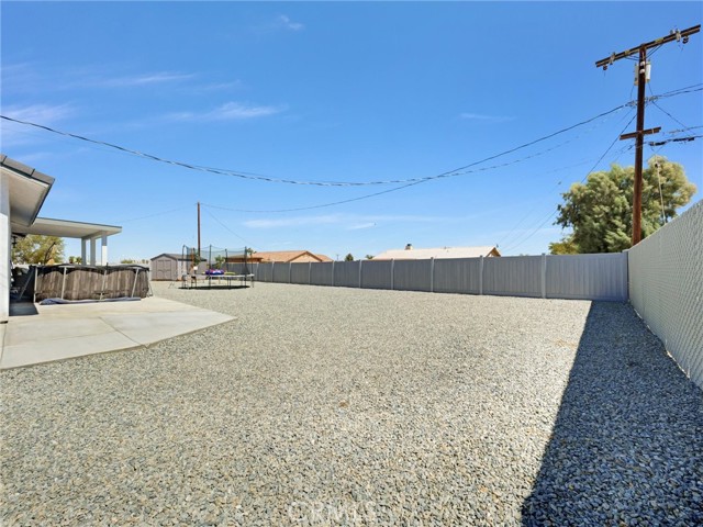 11515 Tamarisk Avenue, Hesperia CA: https://media.crmls.org/medias/779fe19f-e97b-4063-a565-7cef12f2f48c.jpg