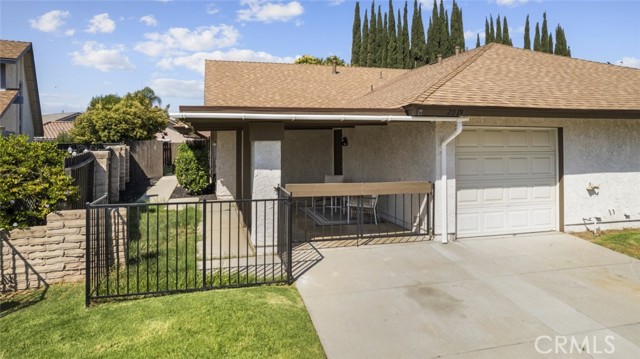 Detail Gallery Image 3 of 33 For 2019 Covington Ave, Simi Valley,  CA 93065 - 2 Beds | 2 Baths