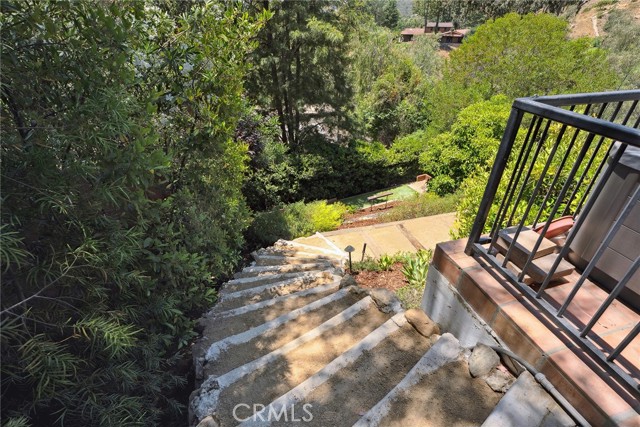 24311 Sylvan Glen Road, Calabasas CA: https://media.crmls.org/medias/77a059bc-970a-4311-80c0-97ef03d2f033.jpg