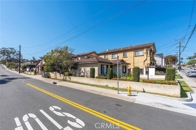 2322 Harriman Lane, Redondo Beach, California 90278, ,Residential Income,Sold,Harriman,SB23050038