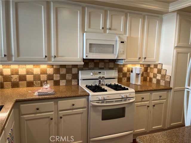 Detail Gallery Image 14 of 42 For 280 Cagney Lane 115, Newport Beach,  CA 92663 - 1 Beds | 1 Baths