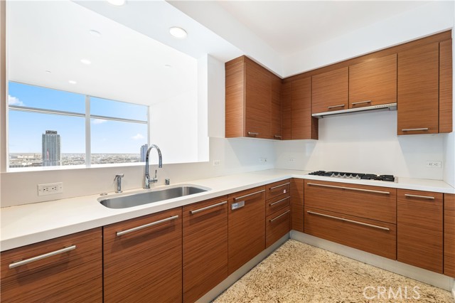 Detail Gallery Image 9 of 32 For 900 W Olympic Blvd #UNIT 32I,  Los Angeles,  CA 90015 - 2 Beds | 2 Baths