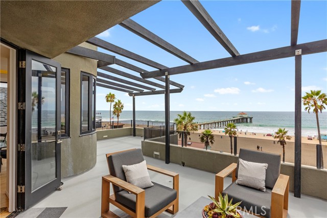 1149 The Strand, Manhattan Beach, California 90266, 2 Bedrooms Bedrooms, ,2 BathroomsBathrooms,Residential,Sold,The Strand,SB21181582