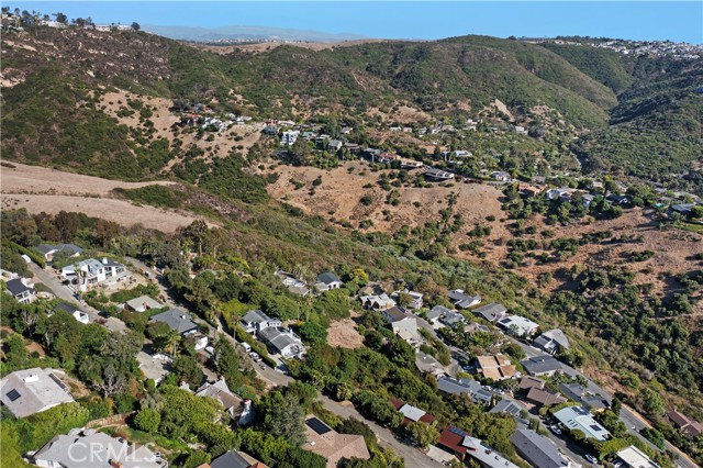 1863 Rim Rock Canyon Road, Laguna Beach CA: https://media.crmls.org/medias/77a1222b-fa98-4429-b6d1-3851cc01b94c.jpg