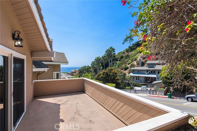 Detail Gallery Image 23 of 38 For 431 Nyes Pl, Laguna Beach,  CA 92651 - 4 Beds | 3/1 Baths