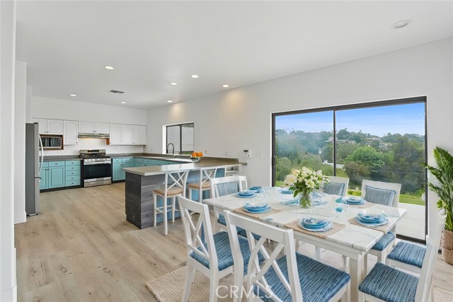 Detail Gallery Image 8 of 11 For 6405 Sycamore Meadows Dr, Malibu,  CA 90265 - 4 Beds | 3 Baths