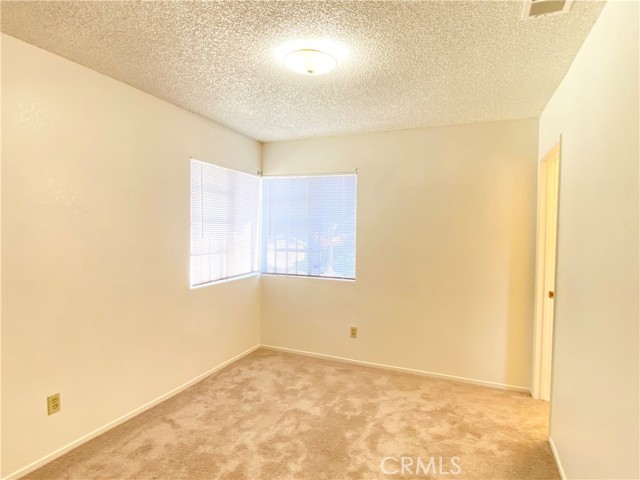 11369 Weinhart Court, Moreno Valley CA: https://media.crmls.org/medias/77a1c1e1-1bec-49a2-8764-eddfd2514e3d.jpg