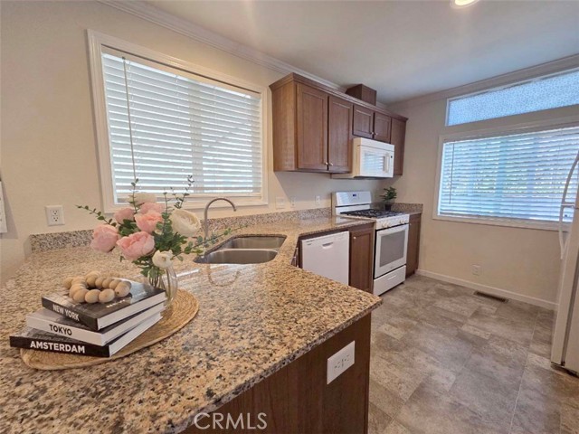 Detail Gallery Image 8 of 27 For 10745 Victoria Ave #9,  Whittier,  CA 90604 - 2 Beds | 2 Baths