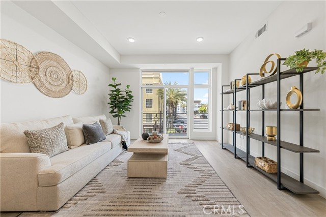 Detail Gallery Image 5 of 51 For 168 S Monterey St #413,  Alhambra,  CA 91801 - 1 Beds | 1/1 Baths