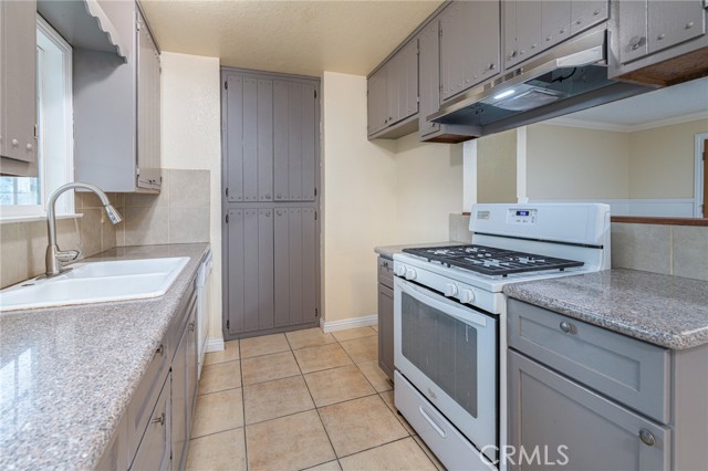 Detail Gallery Image 8 of 16 For 16481 Stevens, Lake Elsinore,  CA 92530 - 2 Beds | 1 Baths