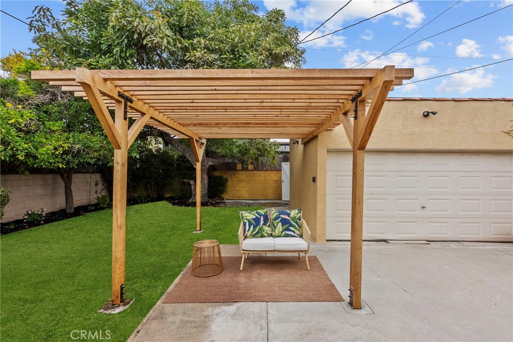 https://media.crmls.org/medias/77a25a03-9ac5-4c57-bc31-8f8da21ebbff.jpg?preset=X-Large