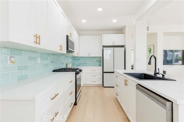 24520 Calle Estancia, Murrieta CA: https://media.crmls.org/medias/77a25bbe-ba02-4dda-a4f3-c2be79e5926d.jpg