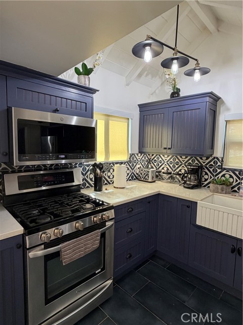 11525 Moorpark Street photo 34