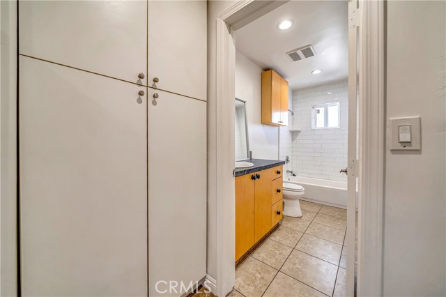 Detail Gallery Image 6 of 16 For 6735 Elmer Ave #12,  North Hollywood,  CA 91606 - 1 Beds | 1 Baths
