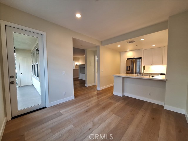 Detail Gallery Image 7 of 19 For 19 Perennial, Irvine,  CA 92603 - 2 Beds | 2/1 Baths